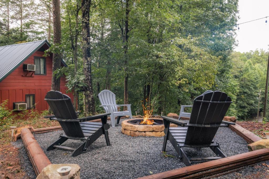 Blue Ridge Ski Chalet | Pioneer Lodge - Cozy Cabin in Blue Ridge