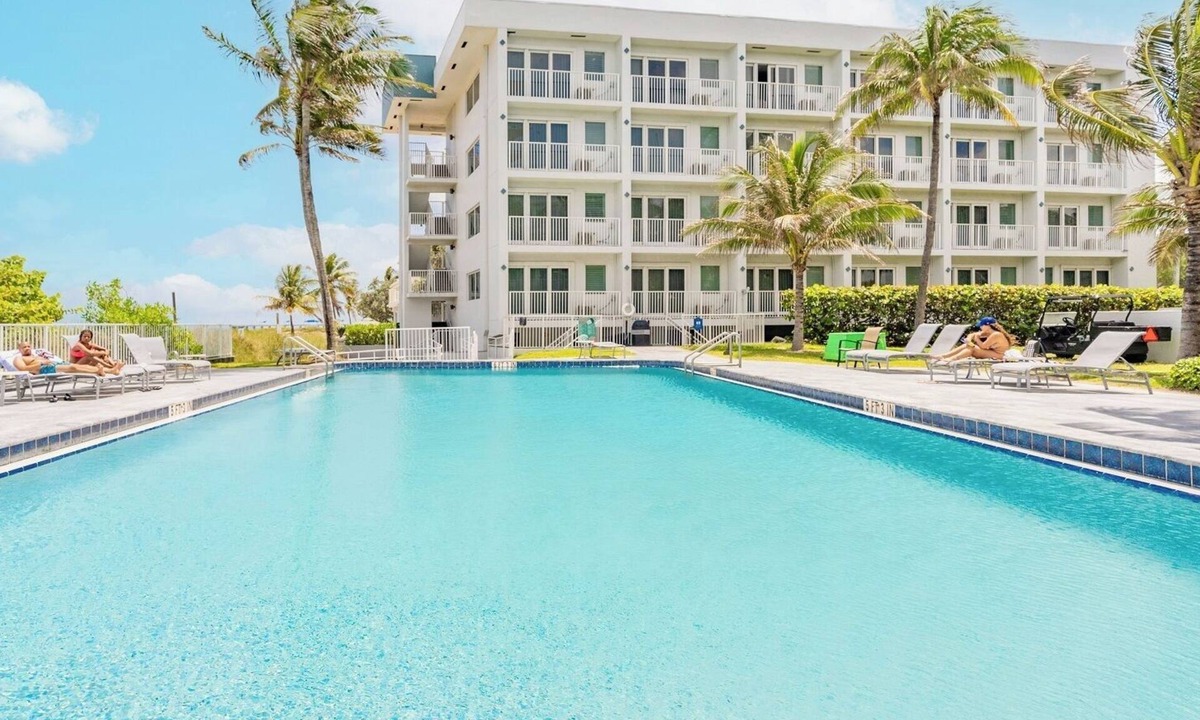 Pompano Beach Resort | Pompano Beach | Beachside Family Retreat | Pool + Beach | 2BR