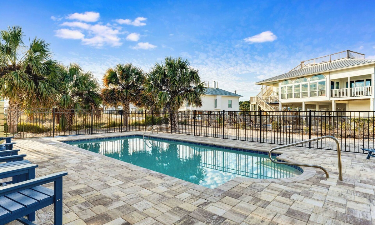 East End House | POMPANO Beach studio with pool. Lovely Couple's Getaway… Steps to beach