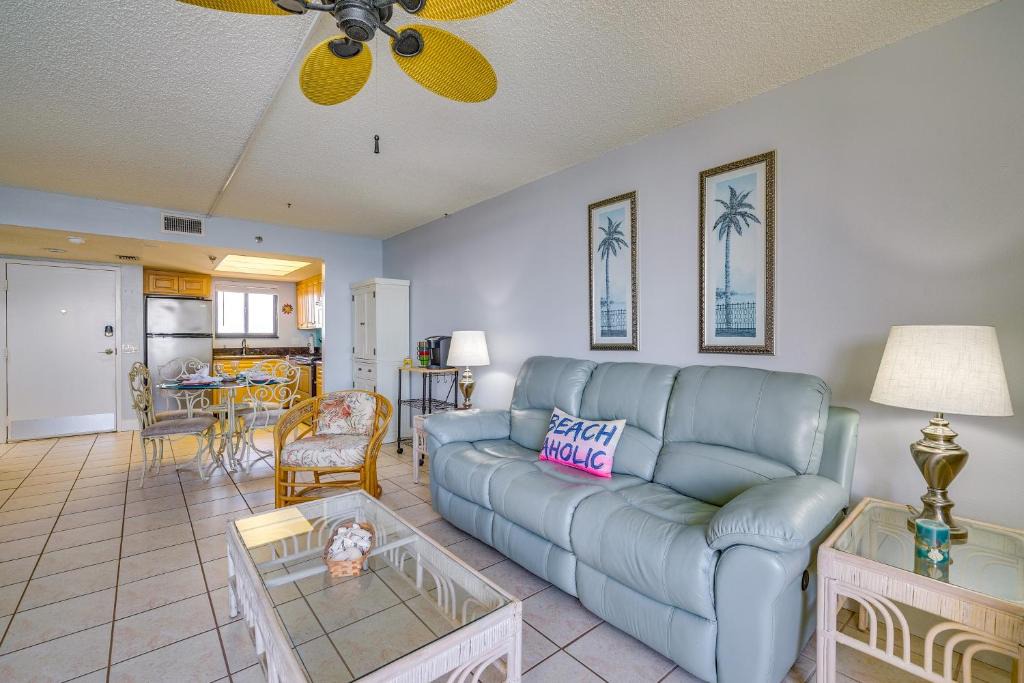 Hudson Apartment | Pool and Beach Access Waterfront Hudson Condo!