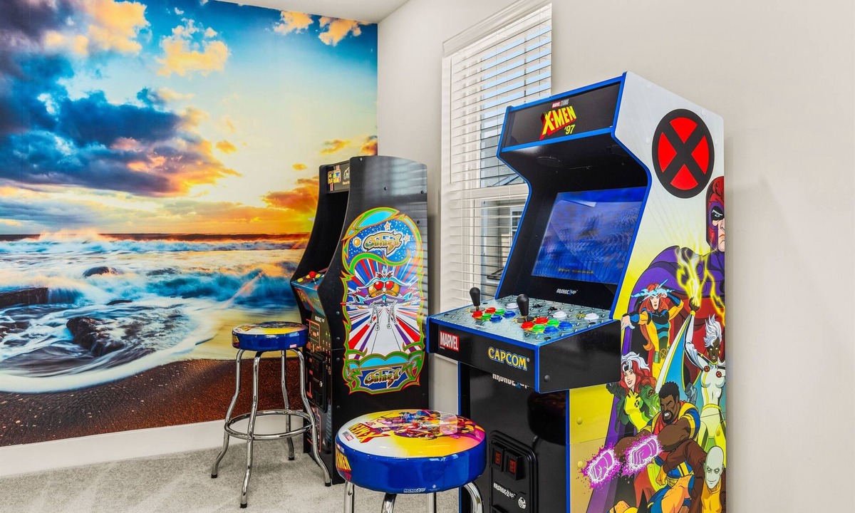 Caine Woods House | Pool,Beach 2 Blocks,10% Off! Pets,King Beds,Linens,Air Hockey, Kids Loft
