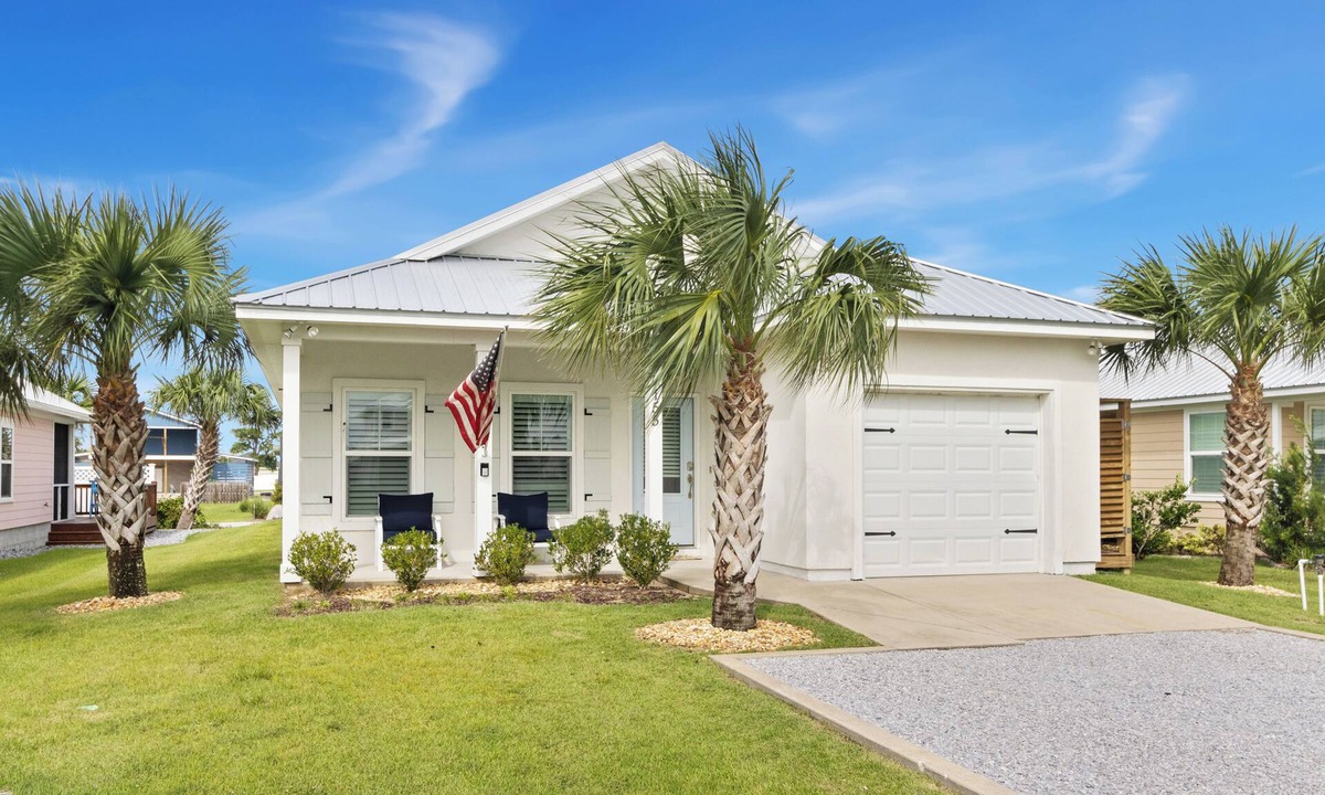 Mexico Beach House | Pool + Golf Cart Included! Mexico Beach Home 1 Block from Beach