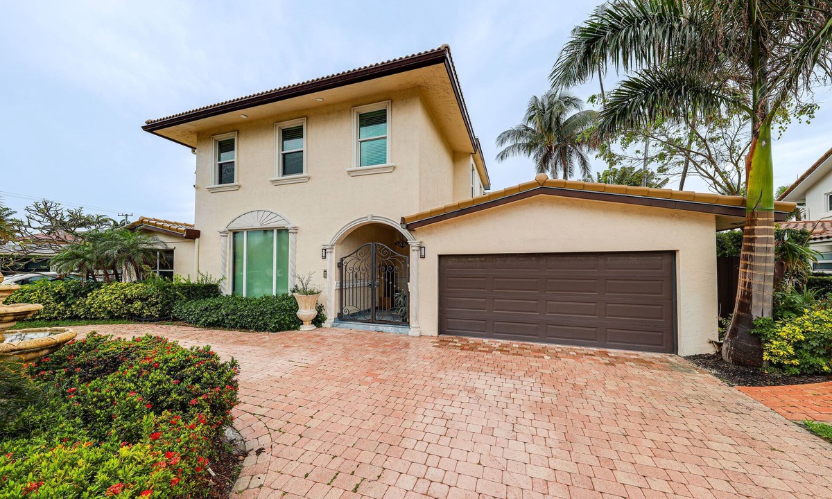 Lighthouse Point House | Pool & Home Theater: Lighthouse Point Home!