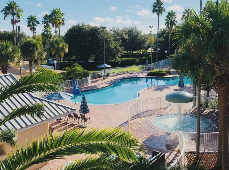 West Kissimmee Hotel | POOL OPEN! LOVELY KING UNIT FOR 4 GUESTS! BREAKFAST, SHUTTLE