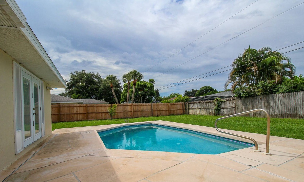 Venice Gardens House | Pool, Venice, Pop's Place