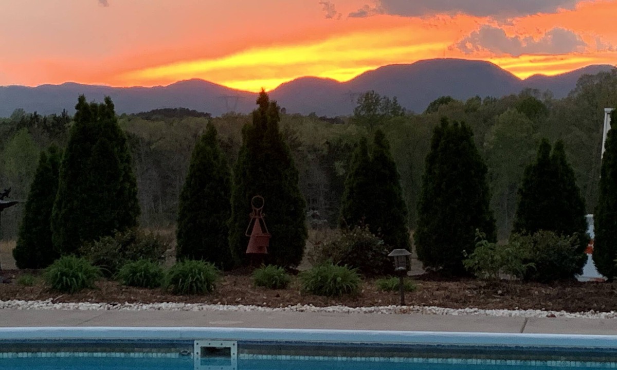 Campobello House | Poolside Mountain Views and Outdoor Living