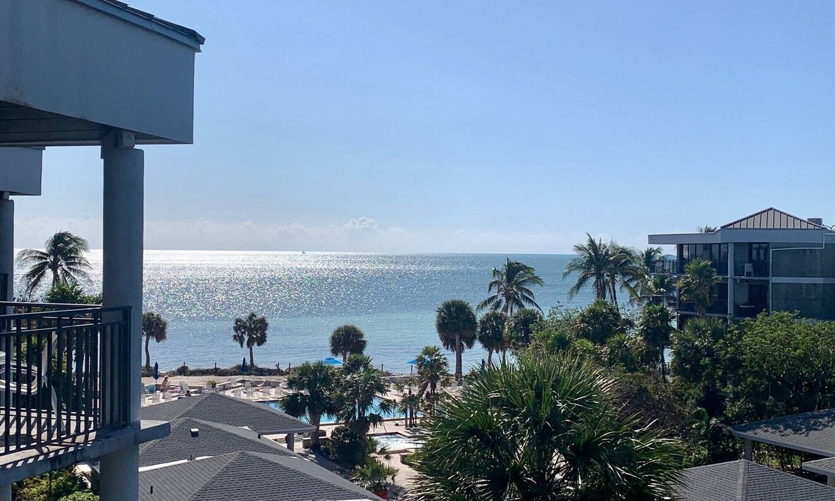 Key West Condo | Premier Ocean views, expansive balcony, renovated kitchen & bath 2024