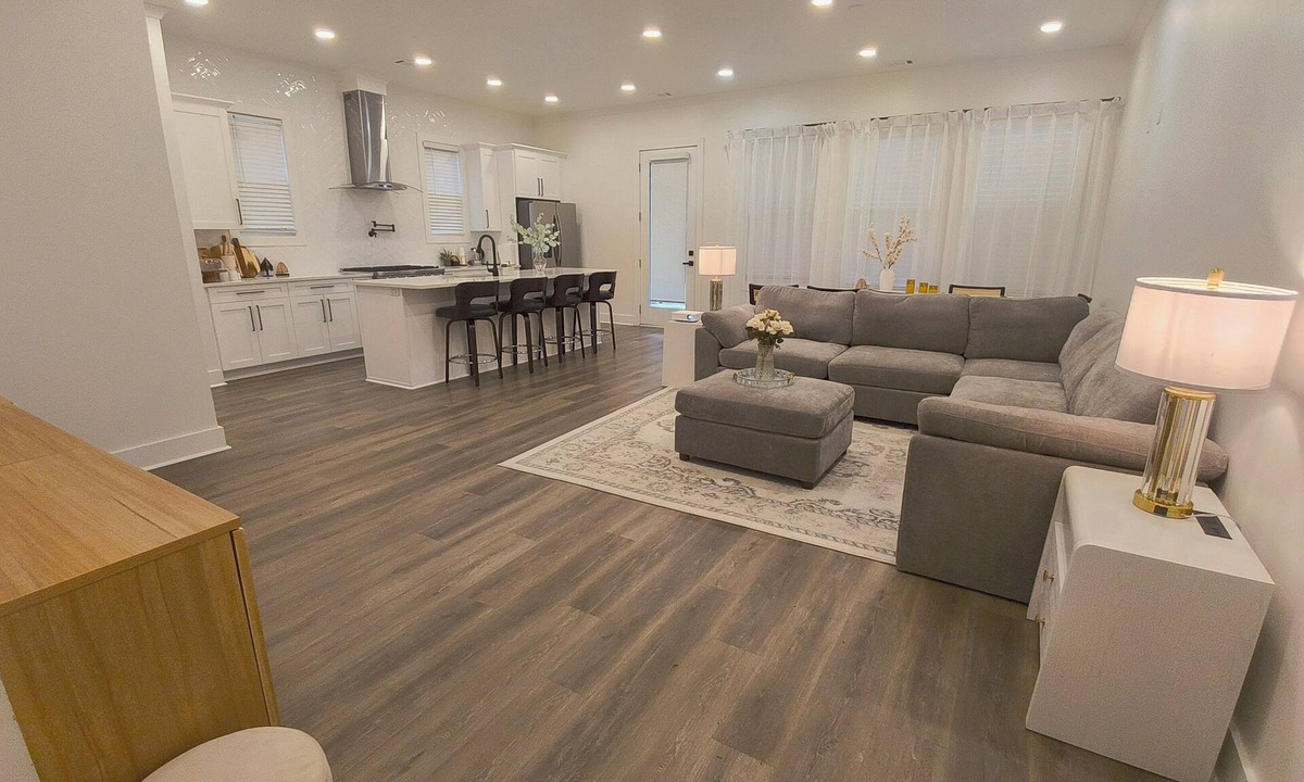Duluth House | Premium 14-Person Home w/Private Sauna, Games & Fitness