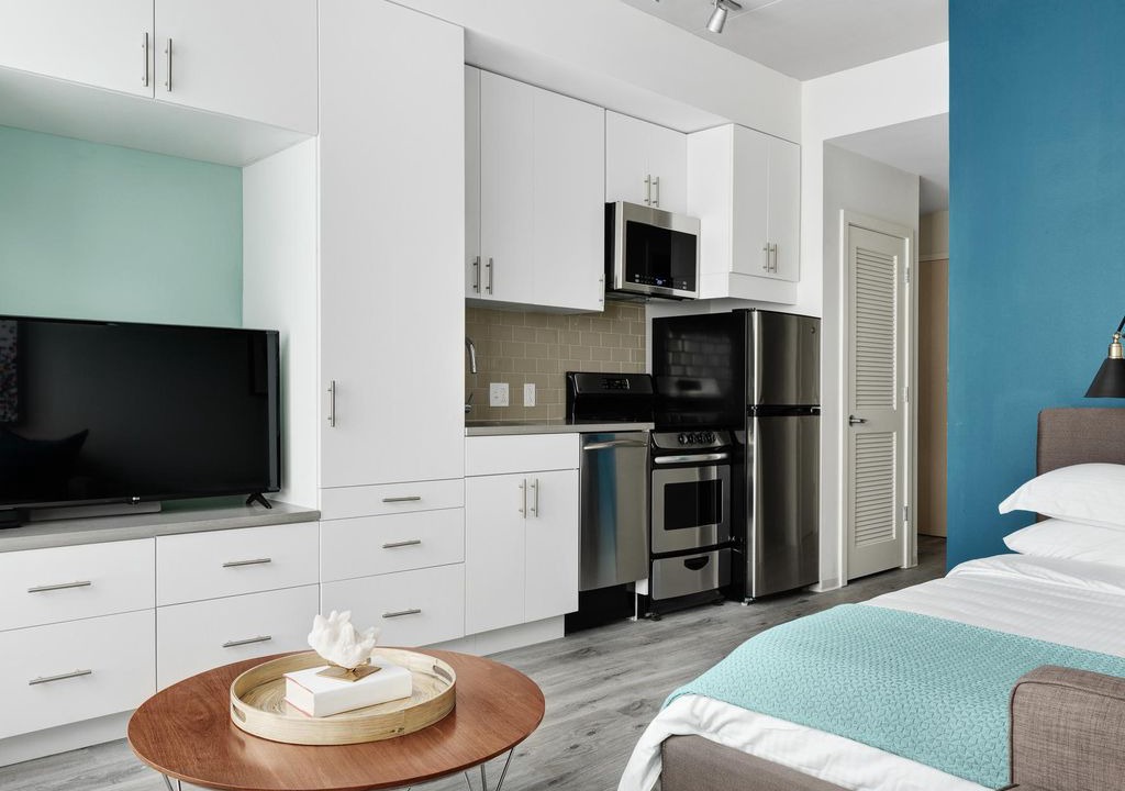 Spring Garden Apartment | Pretty Studio | Gym | Center City