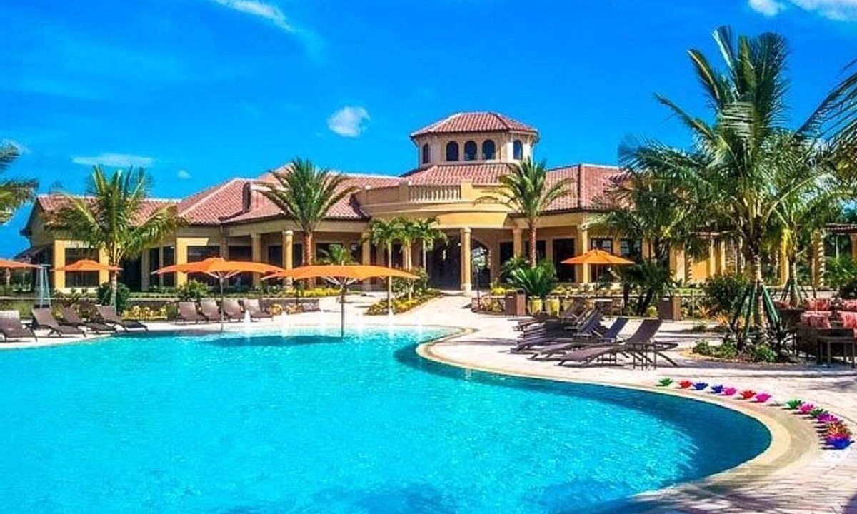 Naples Condo | PRICE DROP! Save your money for the holidays and a vacation at Treviso Bay!