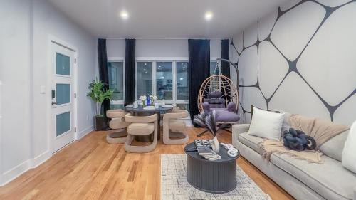 East Newark Apartment | Pristine Pad, Sleep 9, Free driveway park, 20 PERCENT OFF