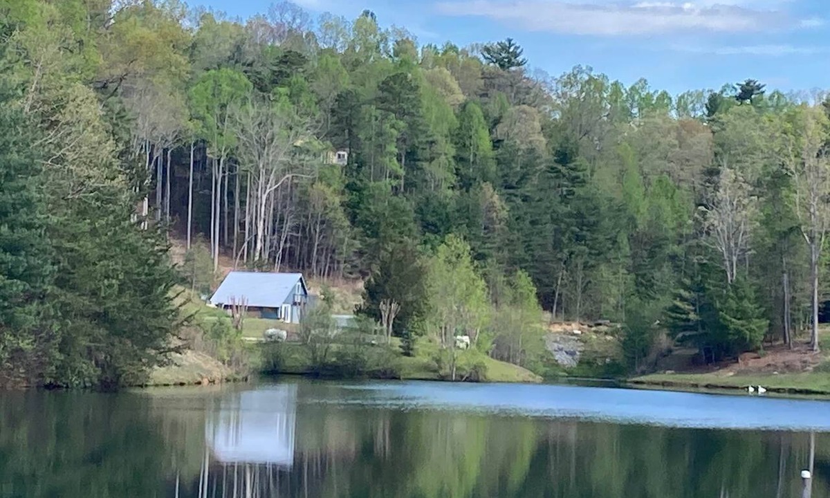 Saluda House | Private 1940s Barn Private Lake Firepit