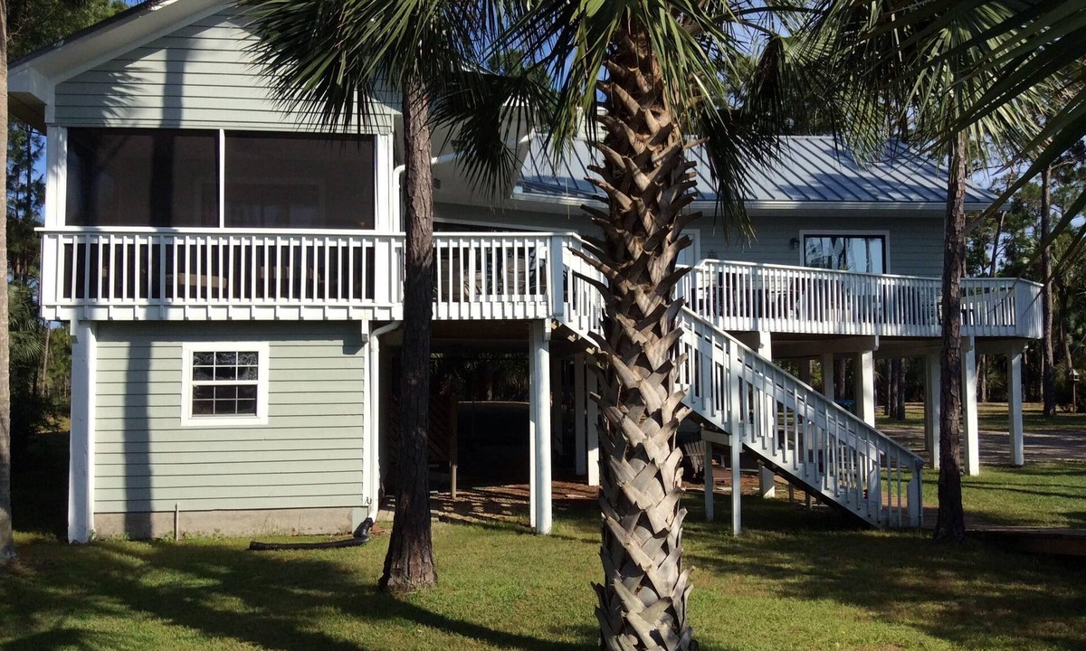 Plantation House | Private 2.5 acre bayfront. KAYAK LAUNCH + boat slip. Thanksgiving week open 2025