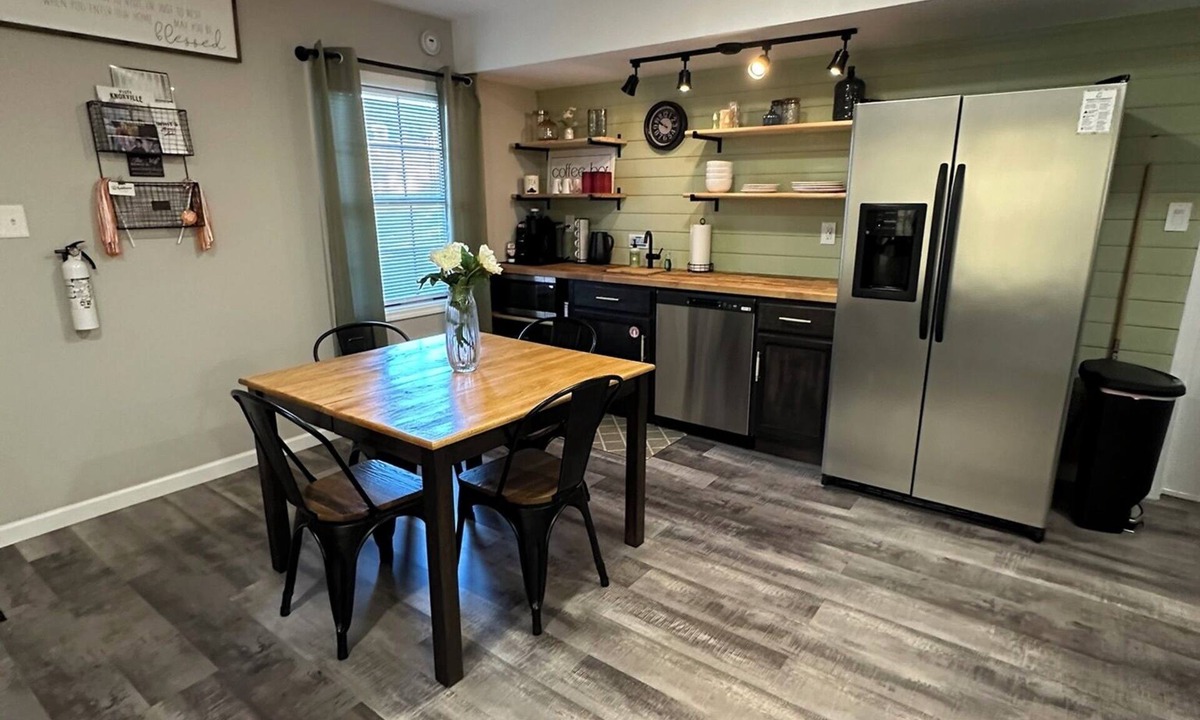 Knoxville Apartment | Private 2‑bed/2‑bath Basement Suite near Downtown & Smokies