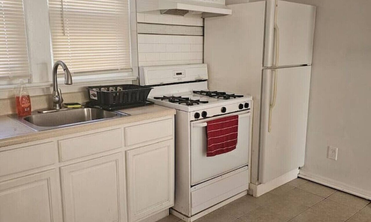 Paterson Apartment | Private apartment , 1 bedroom, bathroom, MetLife Stadium 30 minutes
