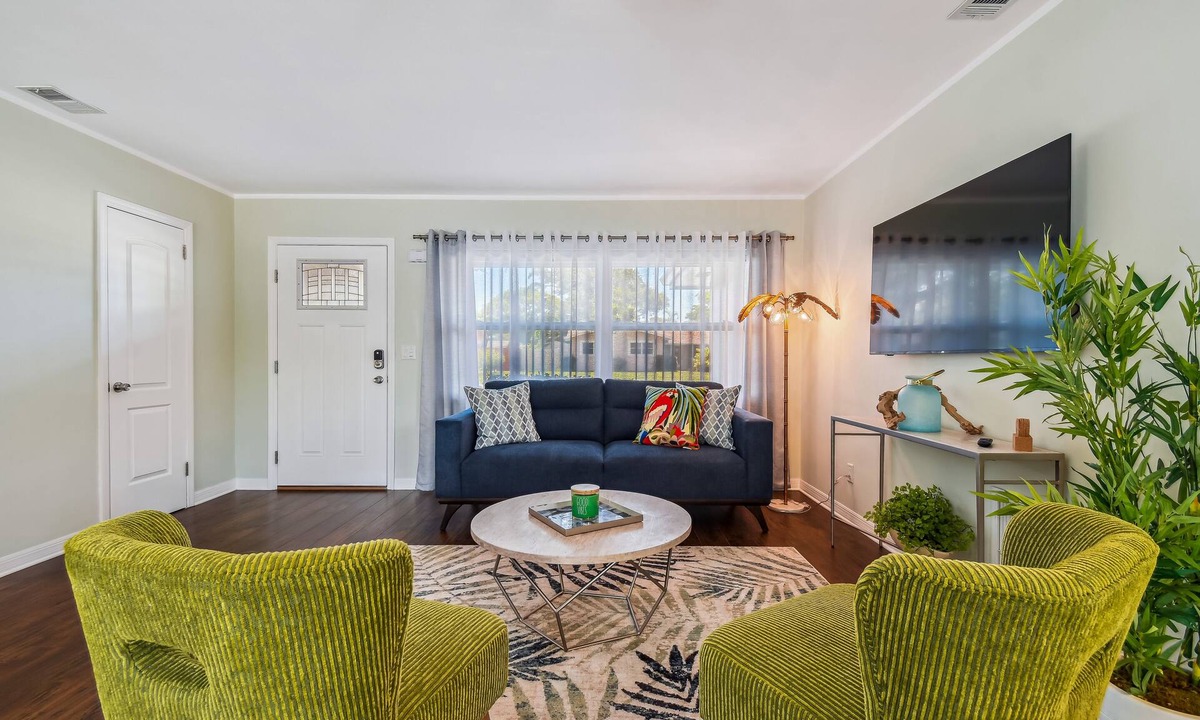 Seminole House | Private Beach Getaway Home - Centrally Located to all Beaches & Entertainment