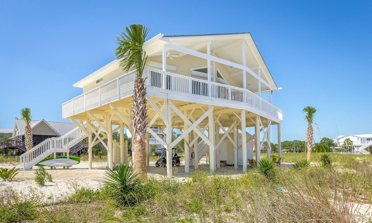 Alligator Point House | Private Beachfront w/Sauna, Hottub, Golf Cart, Kayaks, Paddle Boards & Bikes +