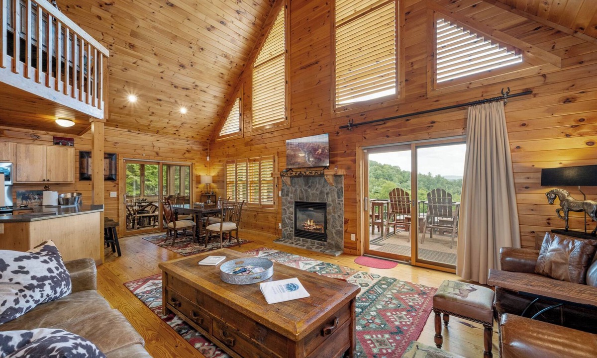 Ferguson Cabin | Private Cabin, Great Views, Hot Tub, WiFi, Fireplace