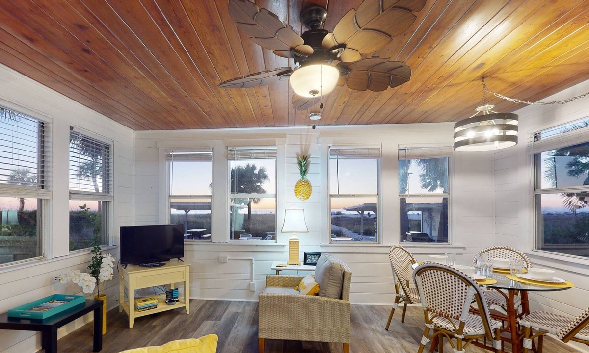 Seahorse Cottages | Treasure Island