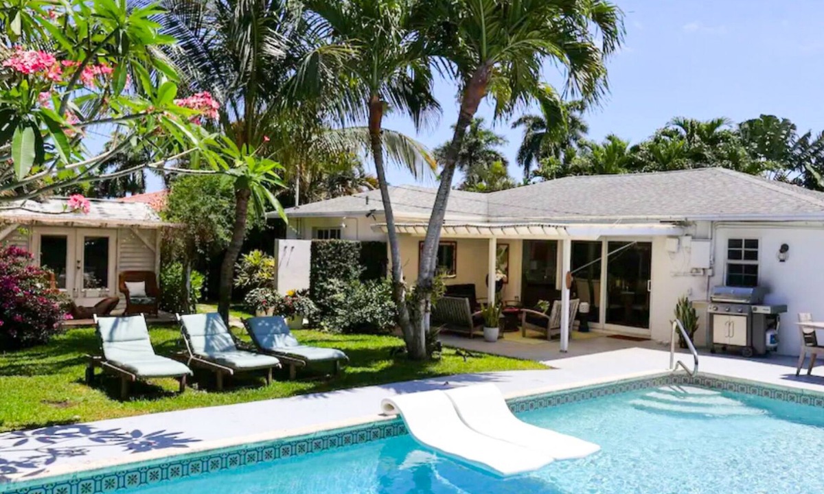 Southside House | Private Hideaway- Entire 3 BR/2.5 Bath bungalow with saltwater pool
