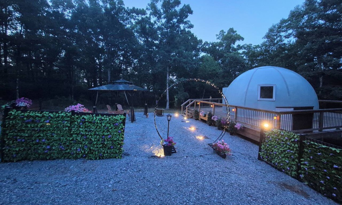 Milledgeville RV Rental | Private Hobbit inspired glamping dome on 100 acres