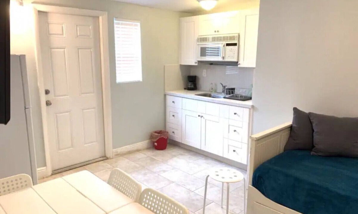 Little Ranches Apartment | Private Hollywood APT Near Beach Airport & Casino