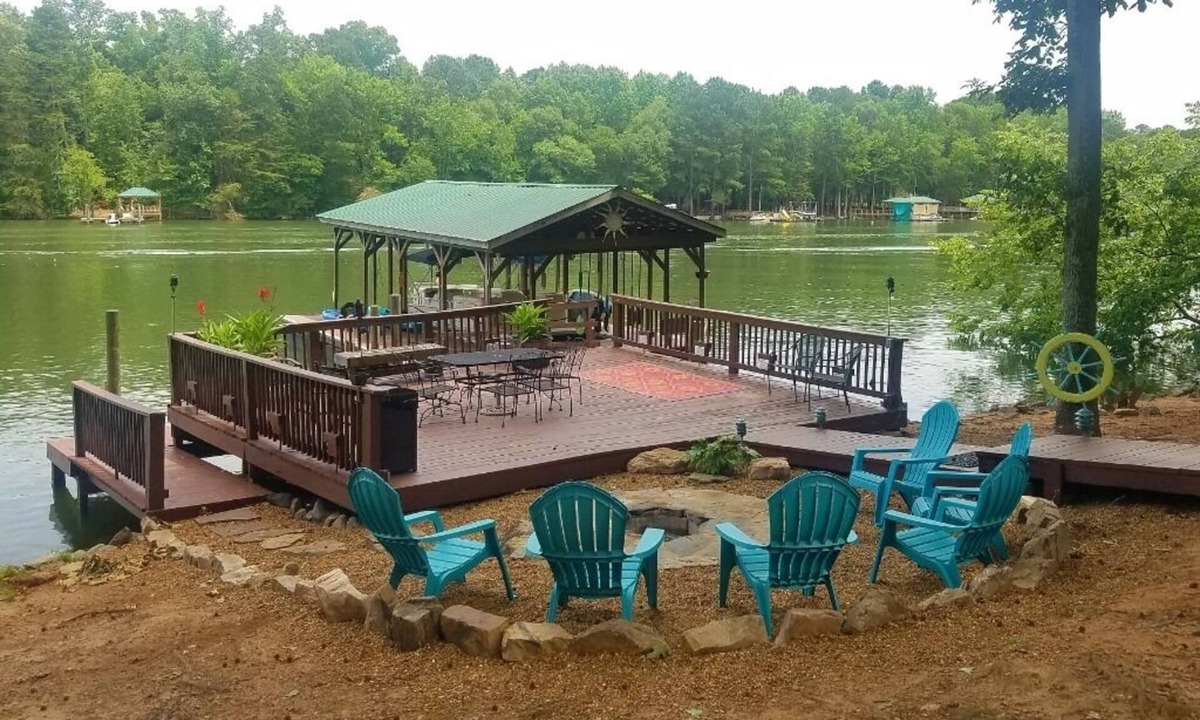 Mountain Island House | Private home on beautiful Mountain Island Lake in Charlotte