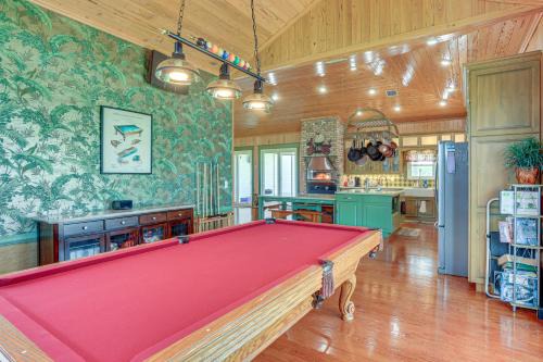 Okeechobee House | Private Hot Tub! Home < 1 Mi to Lake Okeechobee