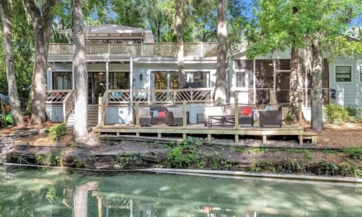 Dunnellon House | Private Island Waterfront Oasis Kayaks + Paddleboards + Canoe + NEW Pool Table