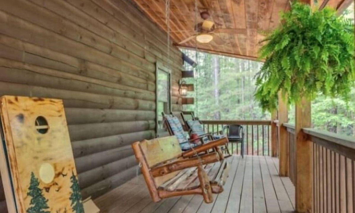 Lake Lure Cabin | Private LogHome/HotTub/Lake Lure/pet