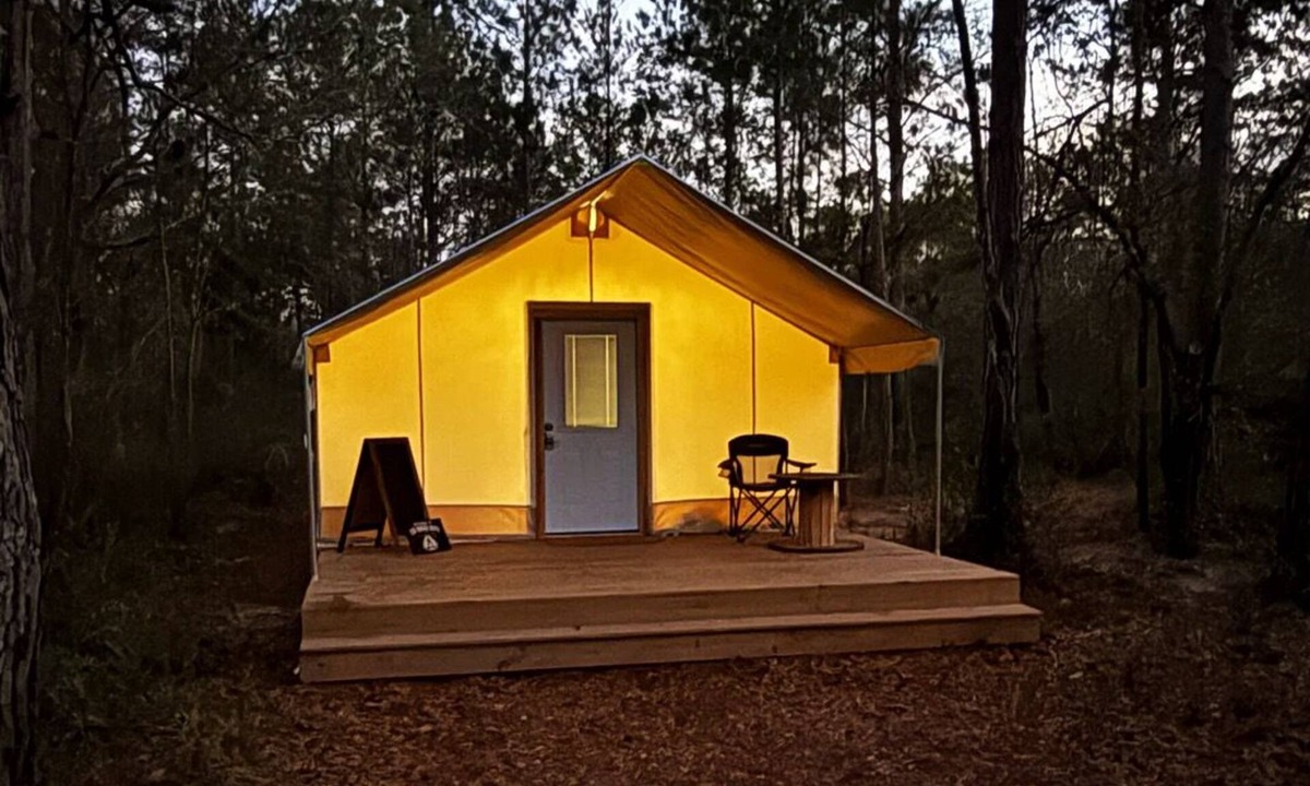 Live Oak RV Rental | Private Outdoor Basecamp for Families & Friends