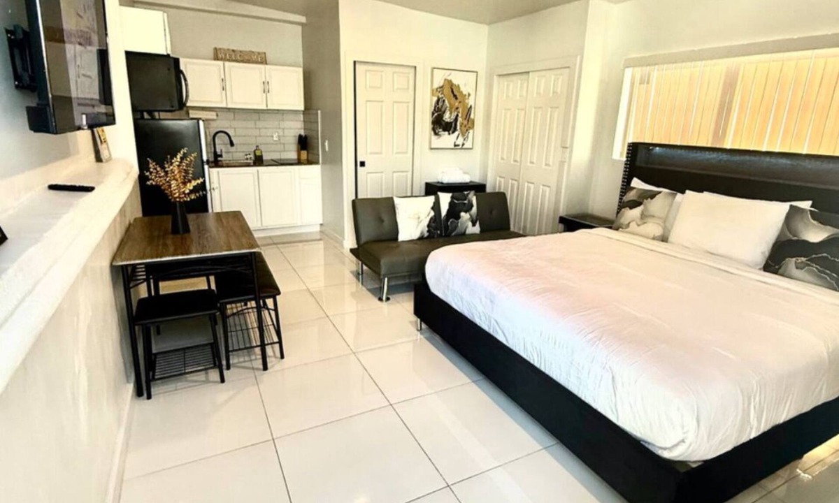 Miami Gardens Apartment | Private Paradise in Miami !nnBrand new apartmentnGreat locationnFamily friendly