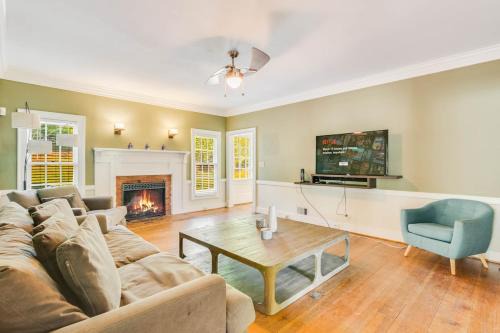 Conyers House | Private Pool Getaway 5BR Family Home