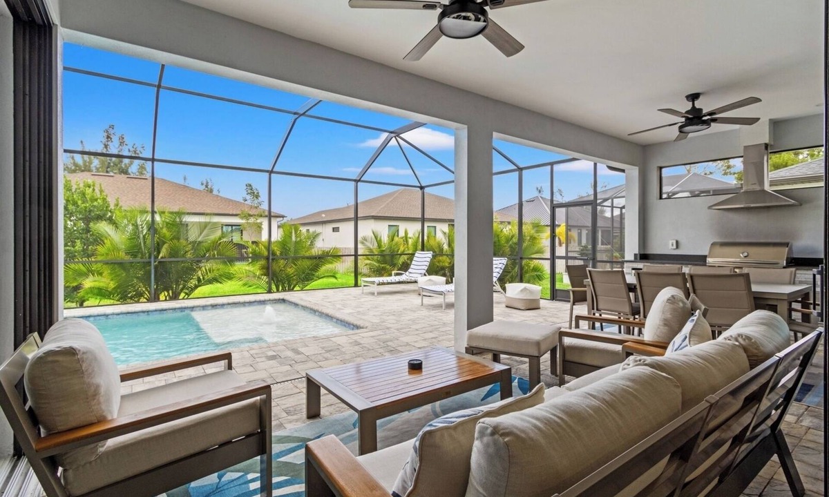 Burnt Store House | Private Pool Outdoor Kitchen 3BR + Den