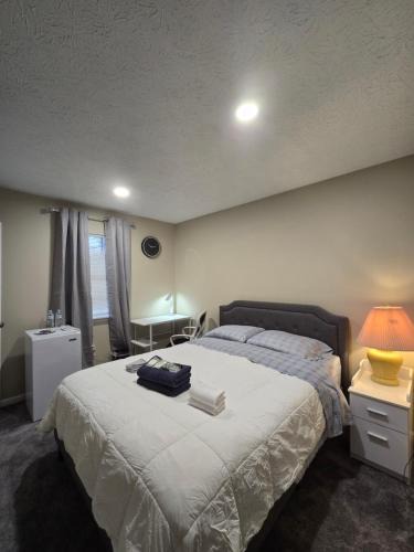 Stone Mountain House | Private Queen Room with Smart TV Guesthouse