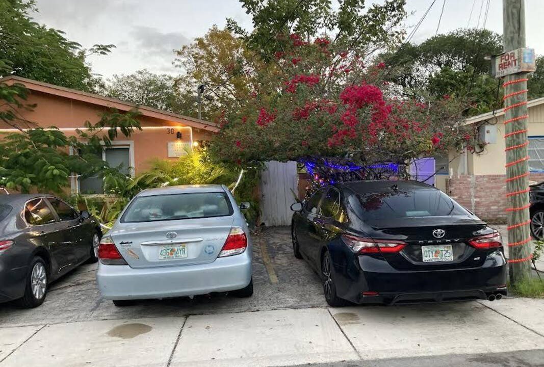Hallandale Beach Resort | Private room ∙ 5 guests