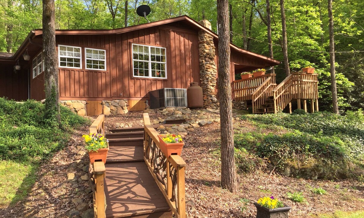 Pickens Cabin | Private Romantic Mountain Getaway