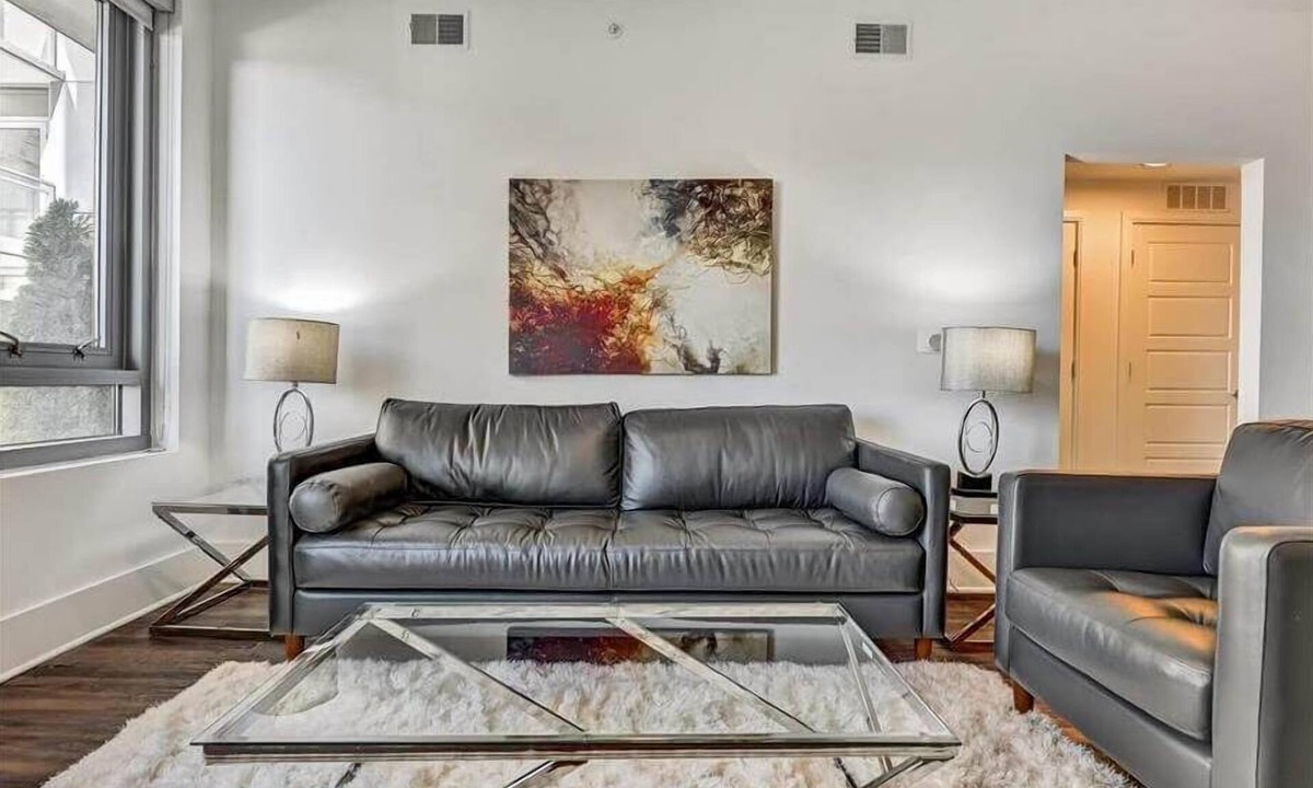 Garden Hills Apartment | Professionals 2BR Getaway | Fast Wifi& Co-working Spaces