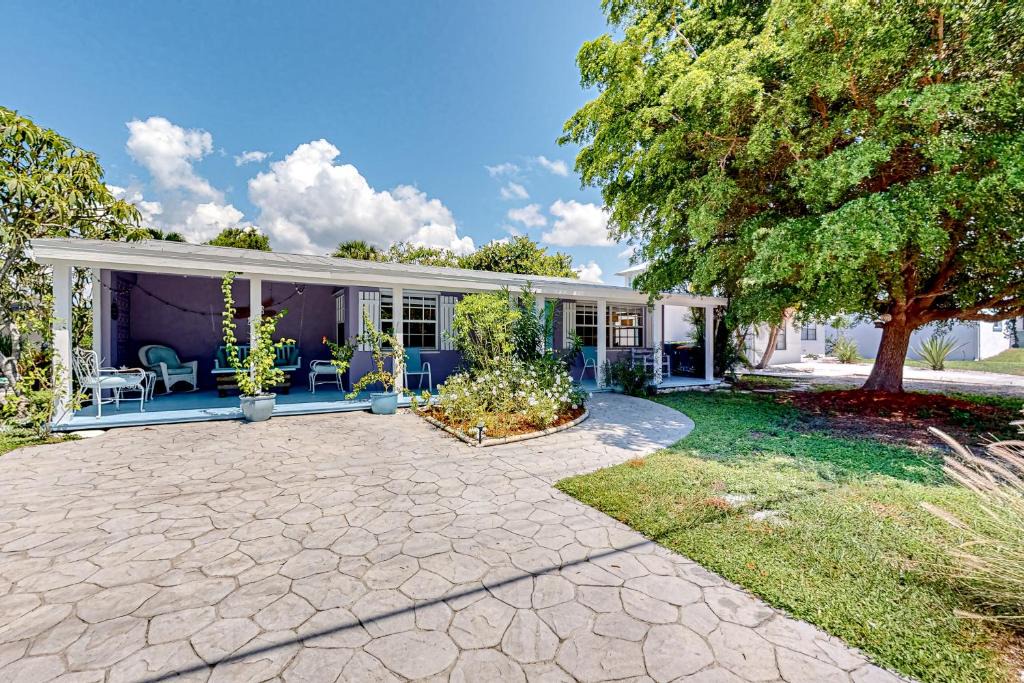 Isles of Capri House | Purple Pelican Cottage