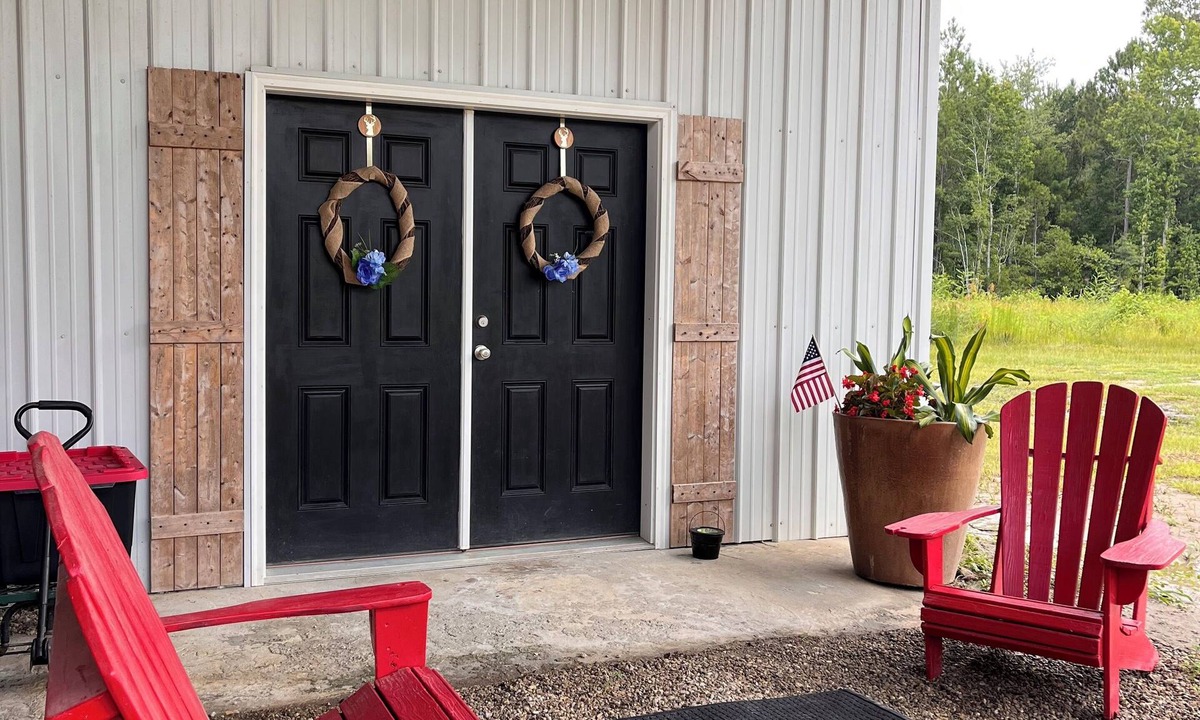 Nassau County House | Quaint barn loft at Praise Acres is a simple farm life to disconnect.
