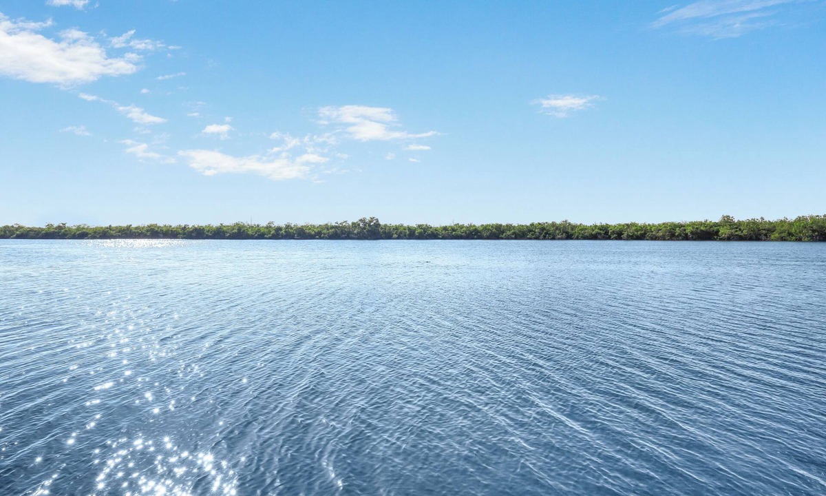 Hammock Bay Condo | Quaint Naples condo w/pool & short drive to Marco