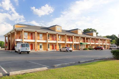 Albertville Hotel | Quality Inn Albertville US 431