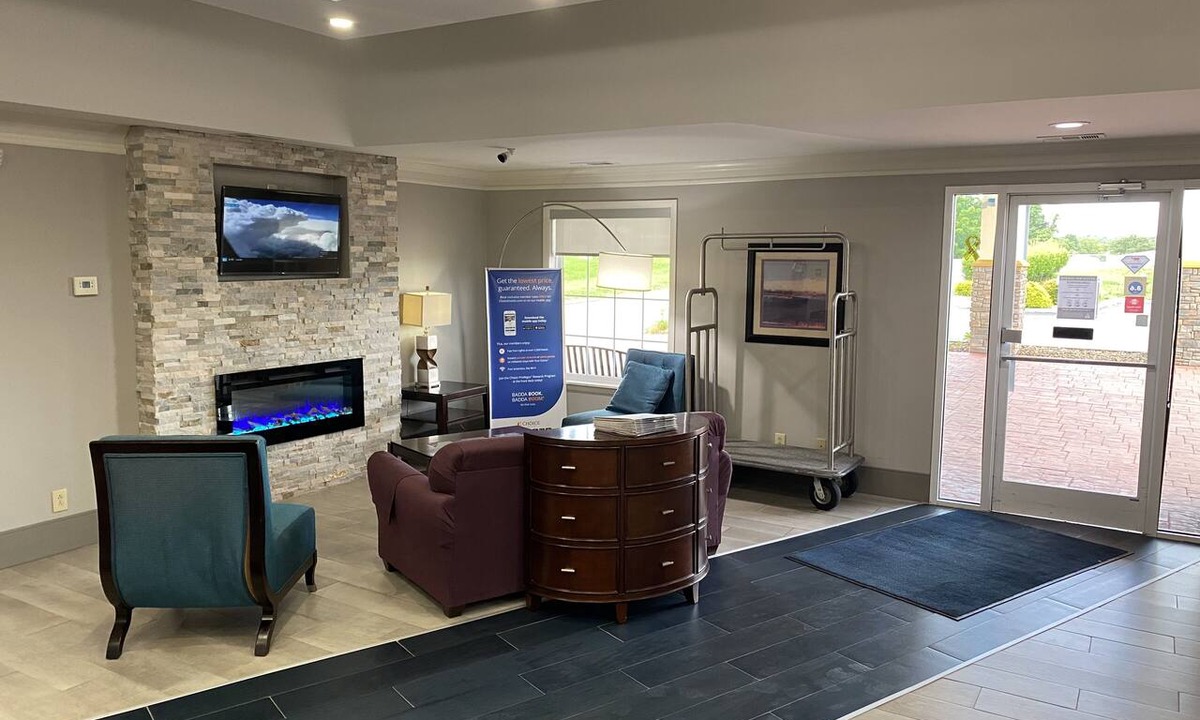 Crossville Hotel | Quality Inn Crossville Near Cumberland Mountain State Park