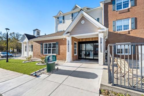 Harbison Hotel | Quality Inn & Suites Columbia Harbison