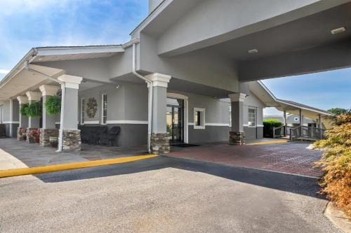 Greenville Hotel | Quality Inn & Suites Greenville - Haywood Mall