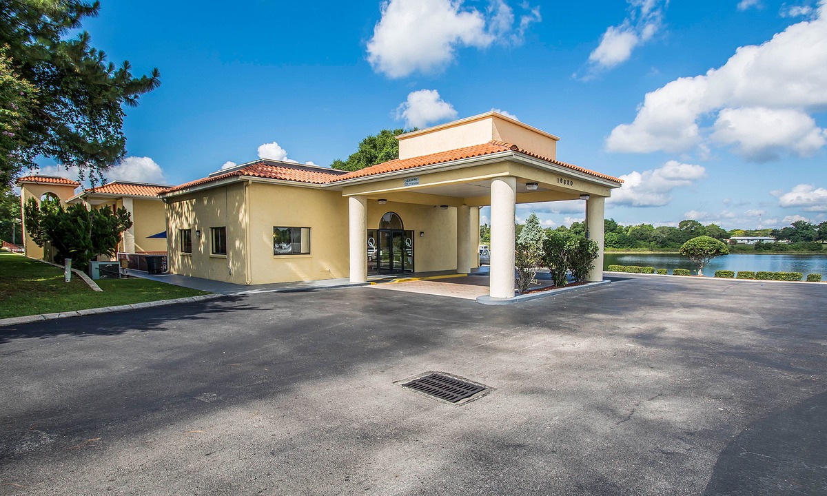 Mount Dora Hotel | Quality Inn & Suites Mt Dora North