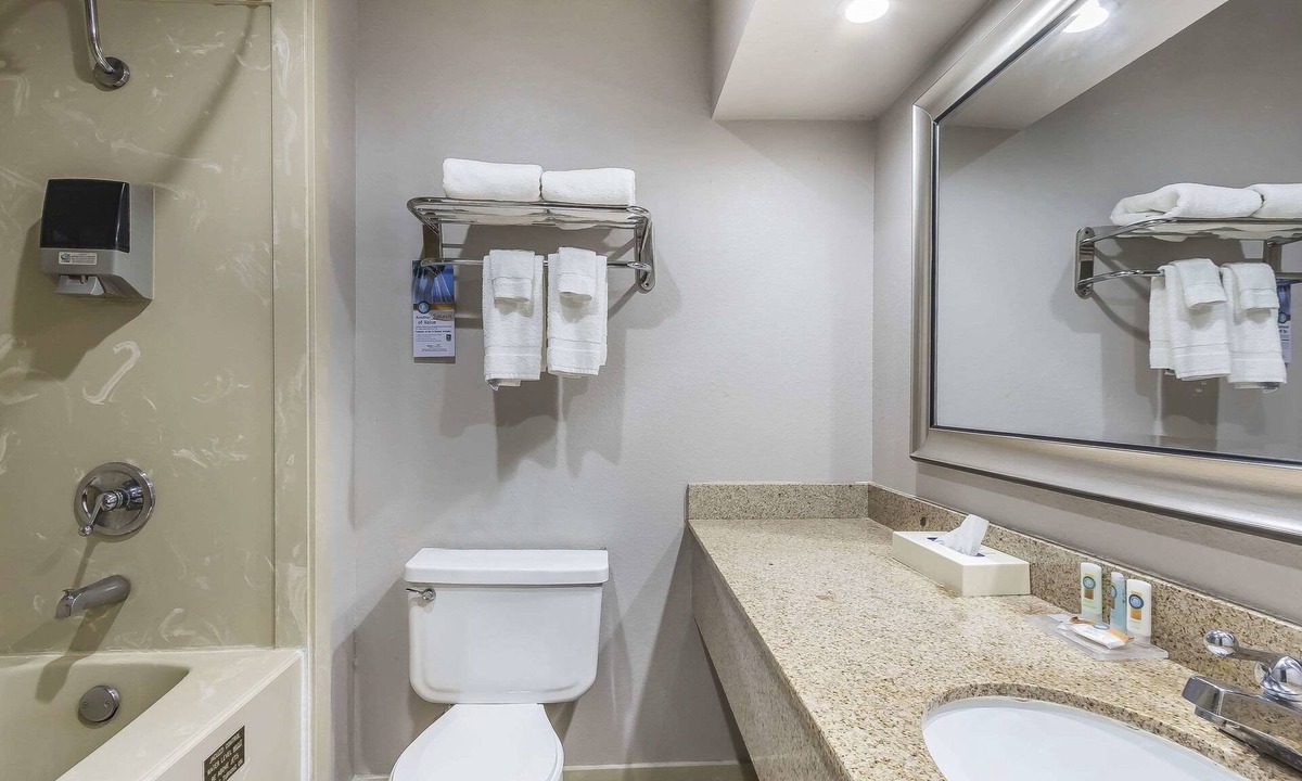 Stuttgart Hotel | Quality Inn & Suites Stuttgart North