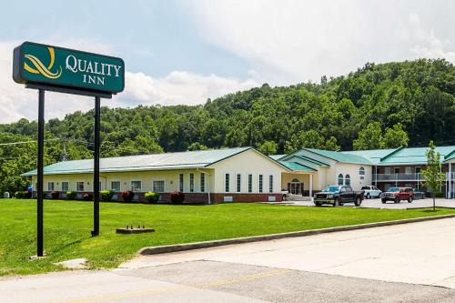 Weston Hotel | Quality Inn Weston