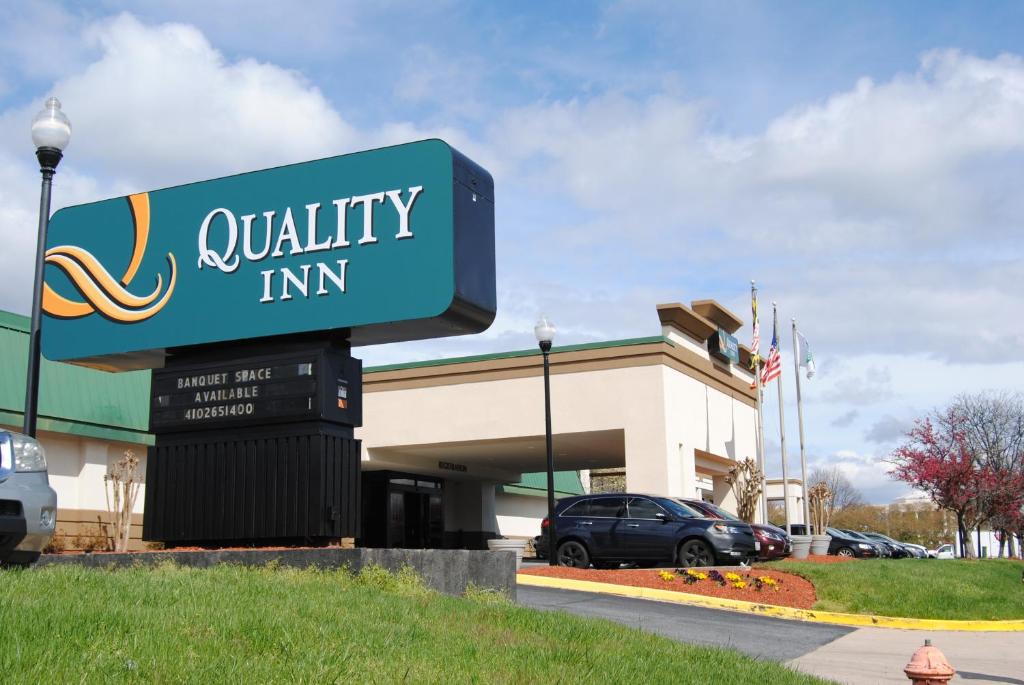 Rolling Road Farms Hotel | Quality Inn Windsor Mill - Baltimore