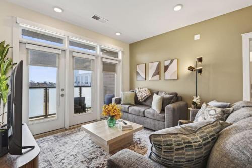 Second Ward Apartment | Queen City Breeze - Parking, Pool, Walkable